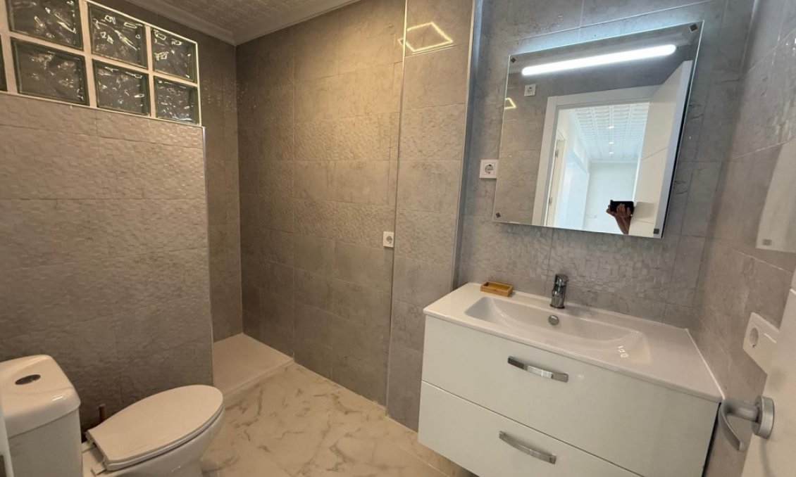 Segunda mano - Apartamento -
Playa Del Acequion - Costa Blanca