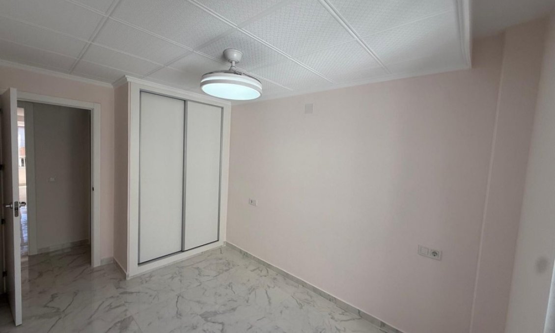 Segunda mano - Apartamento -
Playa Del Acequion - Costa Blanca