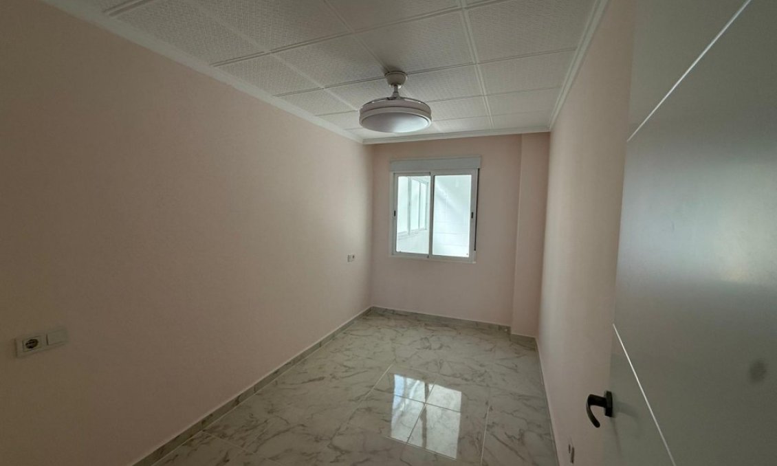 Segunda mano - Apartamento -
Playa Del Acequion - Costa Blanca