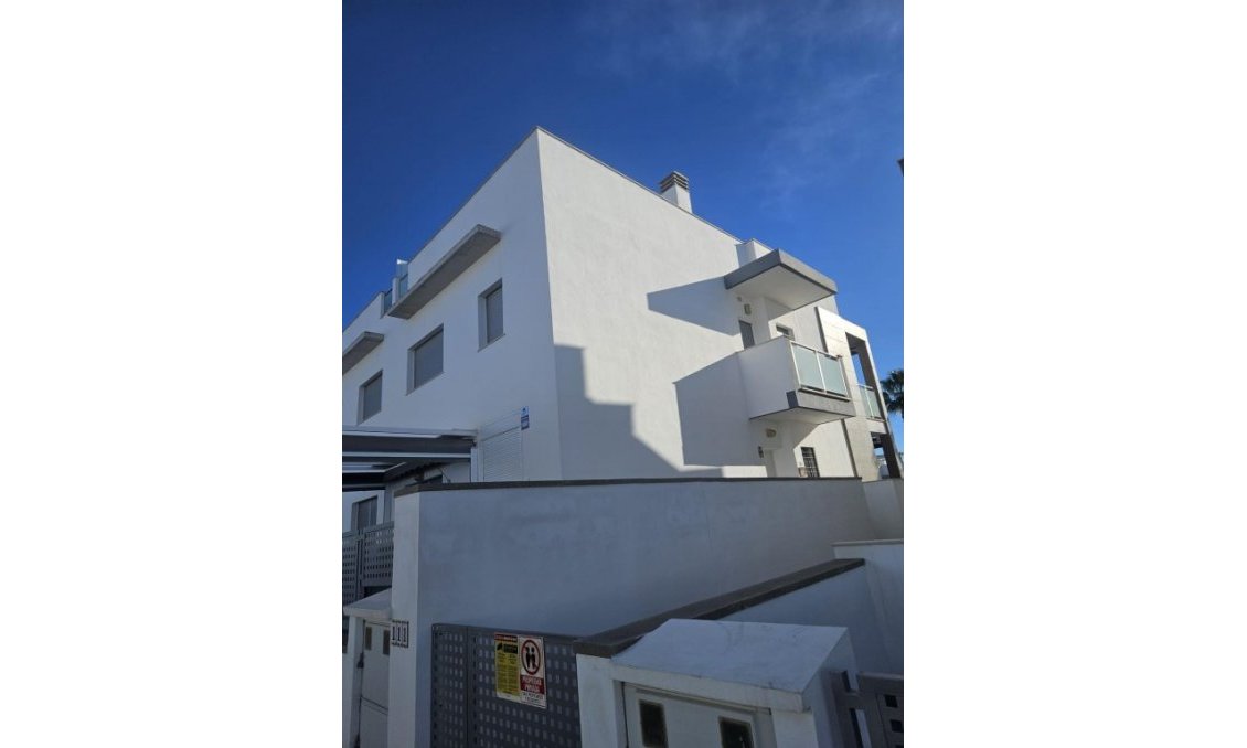 Segunda mano - Villa / Semi pareado -
Torrevieja - Costa Blanca