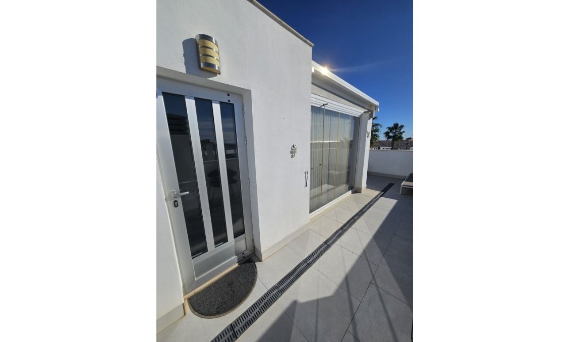 Segunda mano - Villa / Semi pareado -
Torrevieja - Costa Blanca
