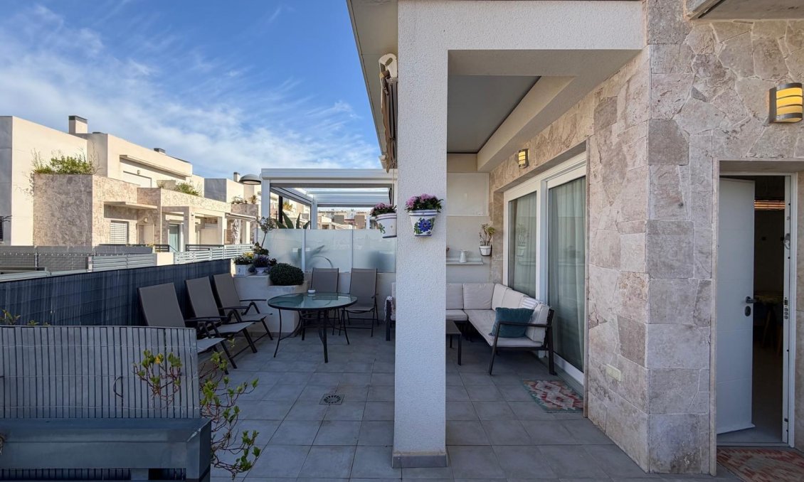 Segunda mano - Adosado -
Torrevieja - Aguas Nuevas