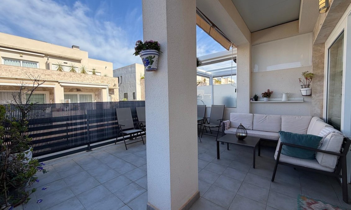 Segunda mano - Adosado -
Torrevieja - Aguas Nuevas