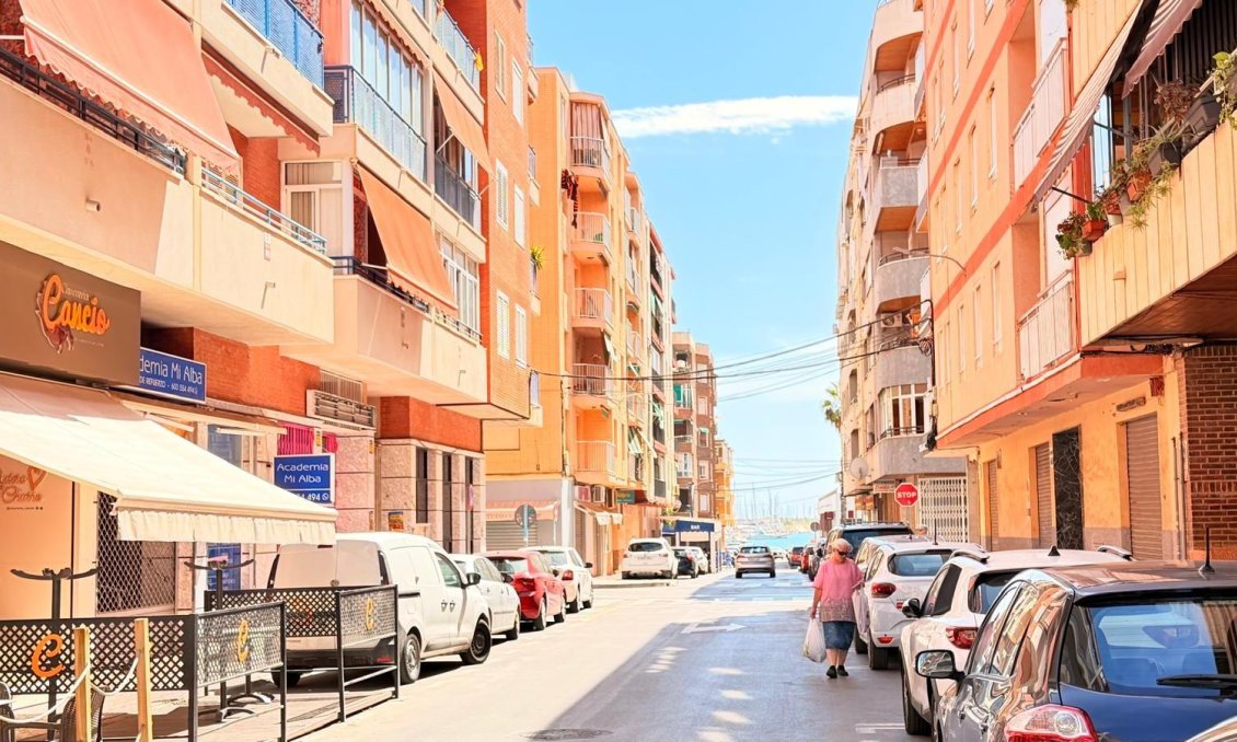 Segunda mano - Apartamento -
Torrevieja - Acequion