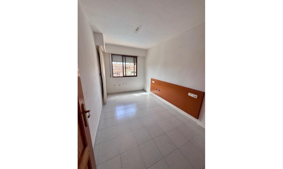 Segunda mano - Apartamento -
Torrevieja - PARQUE DE LAS NACIONES