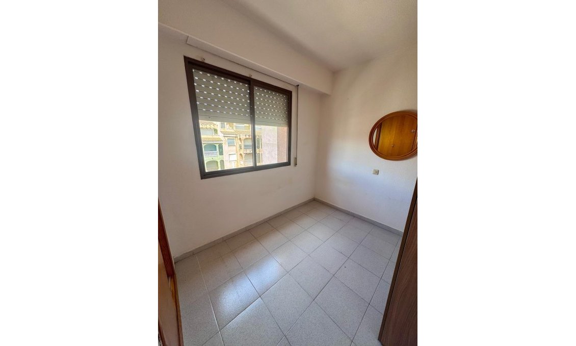 Segunda mano - Apartamento -
Torrevieja - PARQUE DE LAS NACIONES