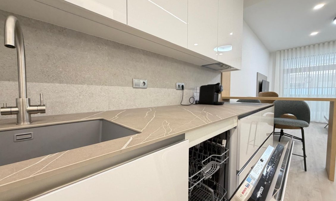 Revânzare - Apartament -
Torrevieja - Playa del Cura