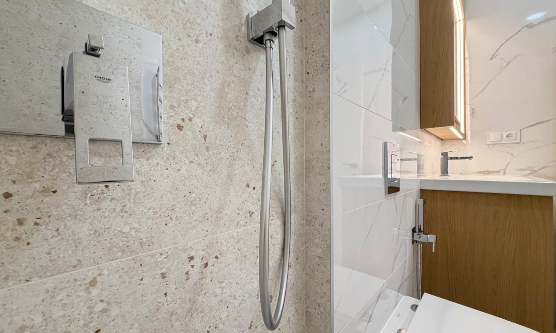 Revânzare - Apartament -
Torrevieja - Playa del Cura