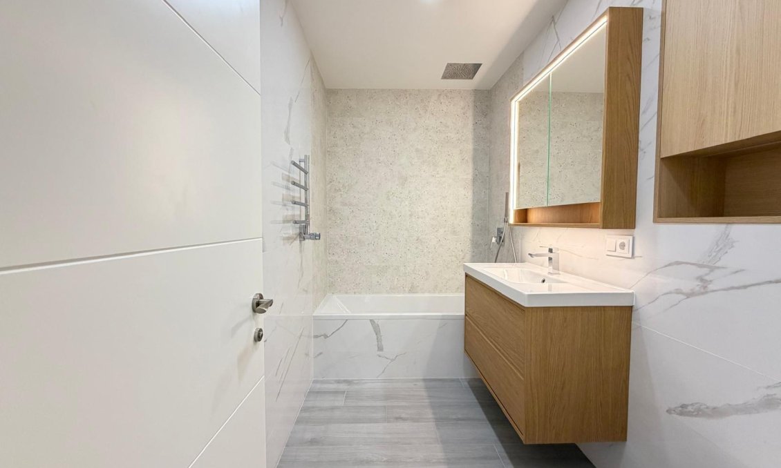 Revânzare - Apartament -
Torrevieja - Playa del Cura