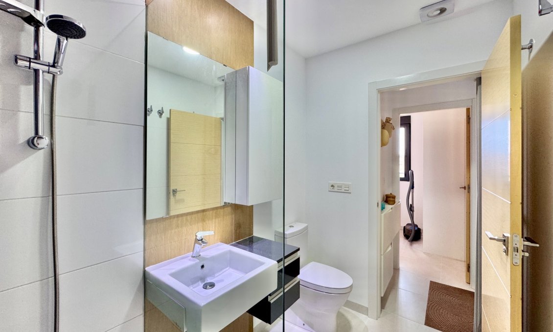 Segunda mano - Apartamento -
Orihuela - Inland