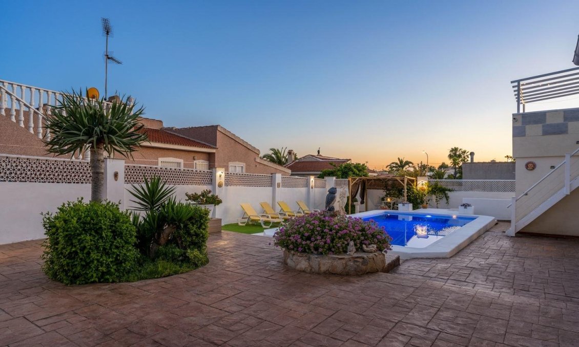 Segunda mano - Villa -
Ciudad Quesada - Costa Blanca