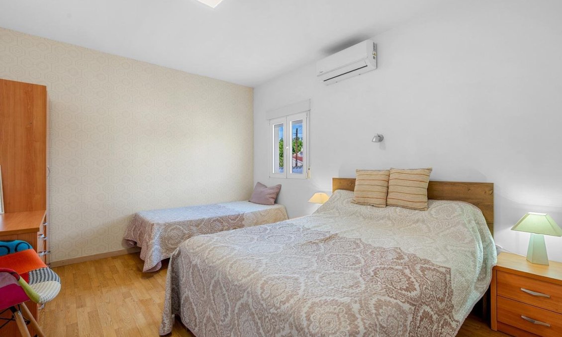 Segunda mano - Villa -
Ciudad Quesada - Costa Blanca