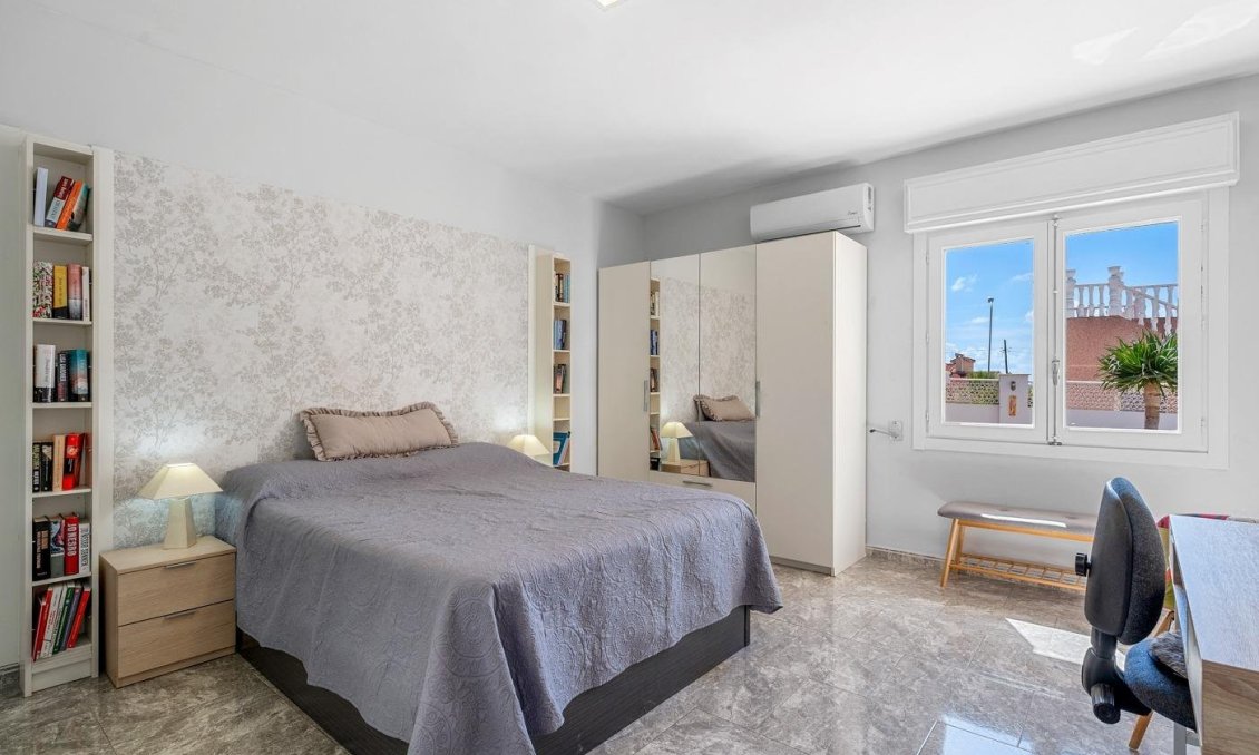 Segunda mano - Villa -
Ciudad Quesada - Costa Blanca