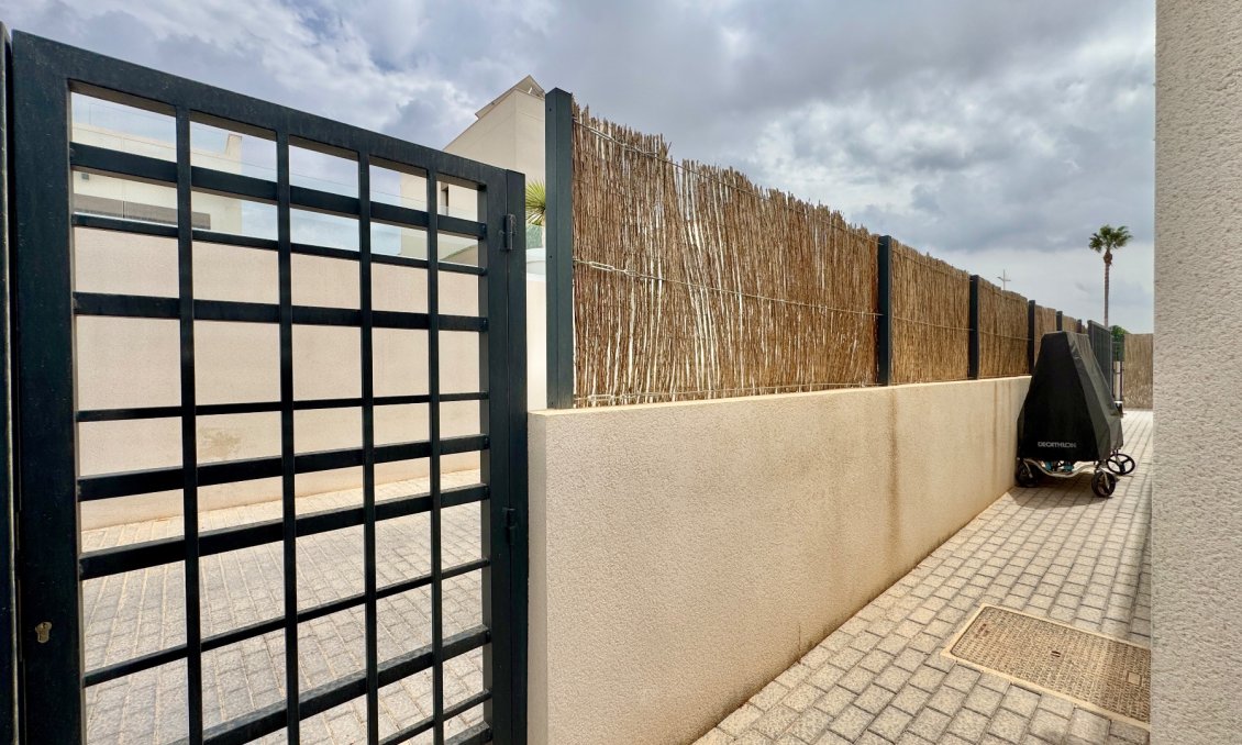 Segunda mano - Villa -
Algorfa - Inland