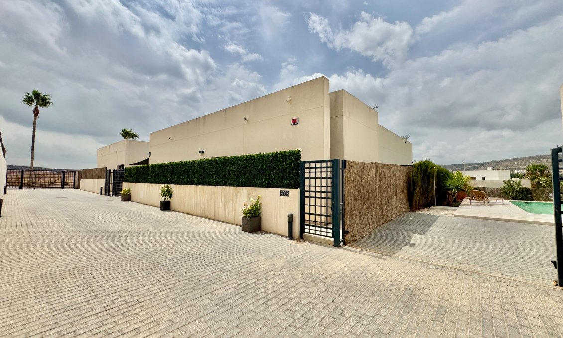 Segunda mano - Villa -
Algorfa - Inland
