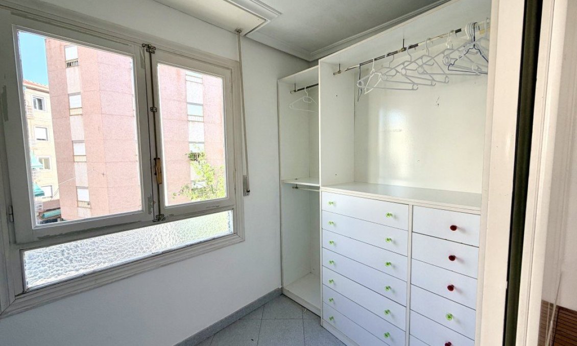 Segunda mano - Apartamento -
Elche - Costa Blanca