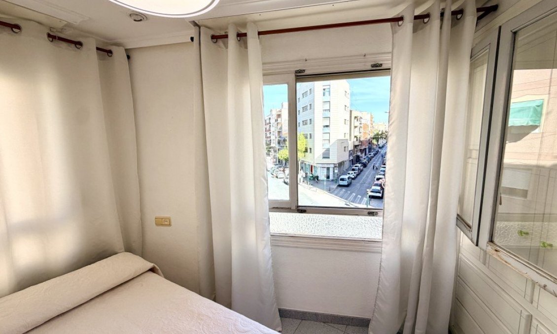 Segunda mano - Apartamento -
Elche - Costa Blanca