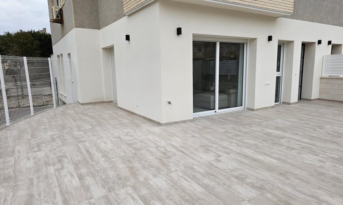 Segunda mano - Apartamento -
Torrevieja - Torreblanca