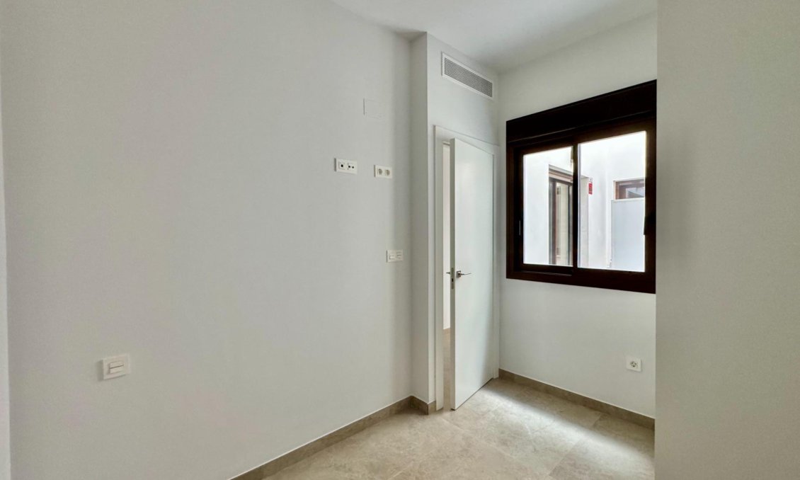 Segunda mano - Apartamento -
Torrevieja - Habaneras