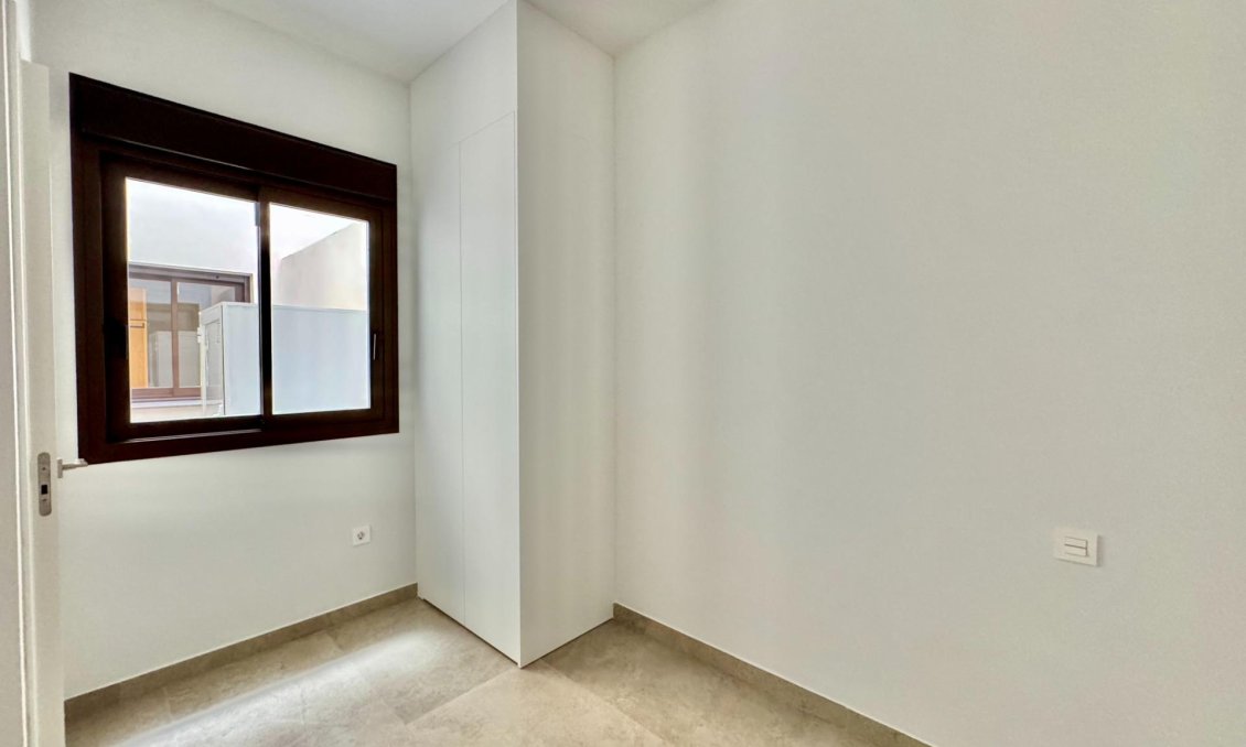 Segunda mano - Apartamento -
Torrevieja - Habaneras