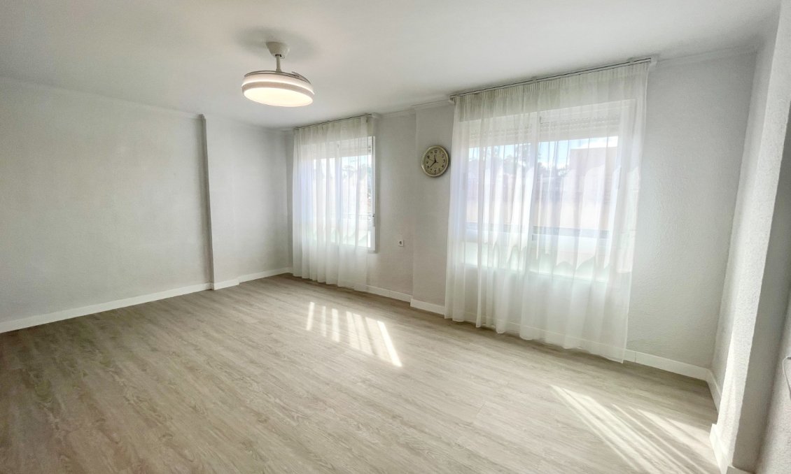 Segunda mano - Apartamento -
Bigastro - Inland