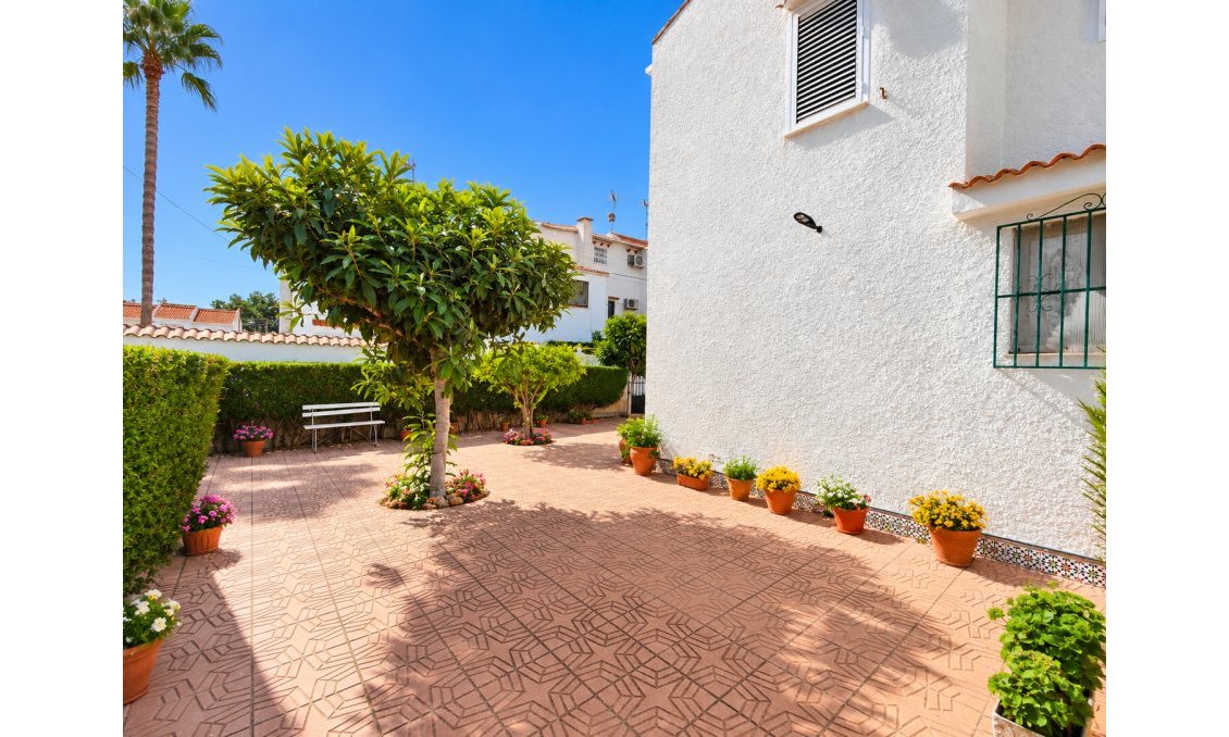 Revânzare - Casă înșiruită -
Torrevieja - Costa Blanca