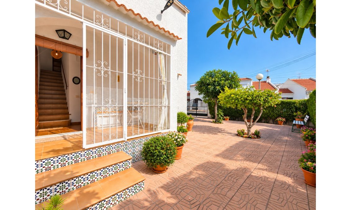 Revânzare - Casă înșiruită -
Torrevieja - Costa Blanca