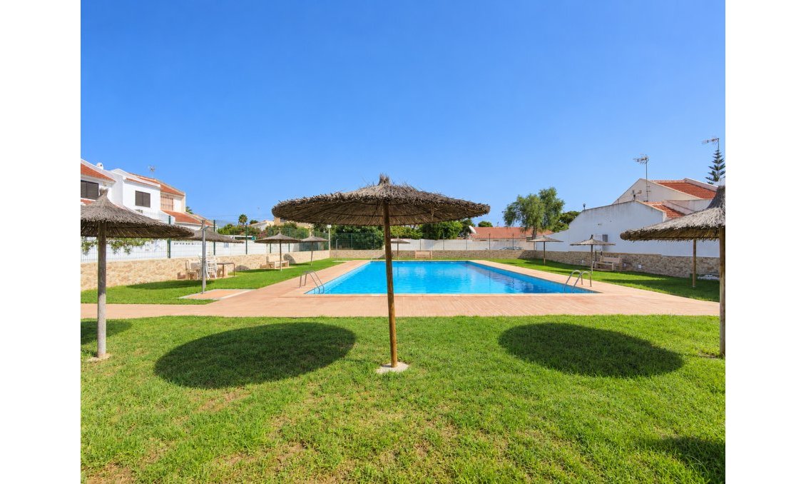 Revânzare - Casă înșiruită -
Torrevieja - Costa Blanca
