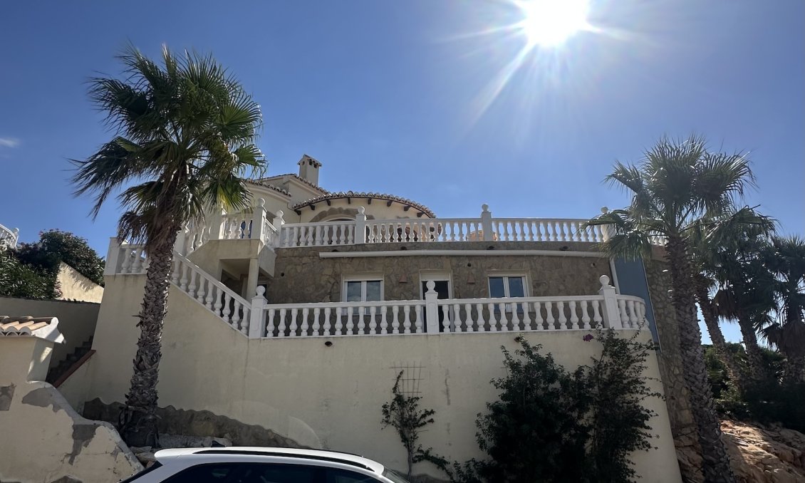 Segunda mano - Villa -
Cumbre del Sol - Costa Blanca