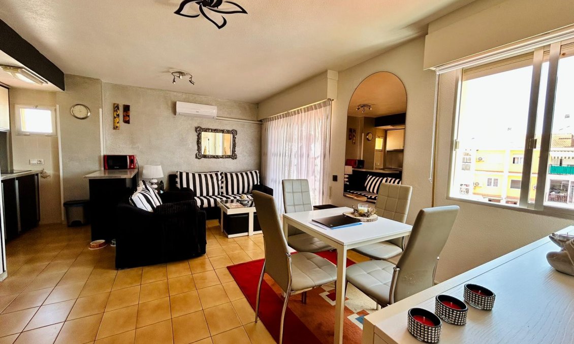 Revânzare - Apartament -
Torrevieja - Costa Blanca