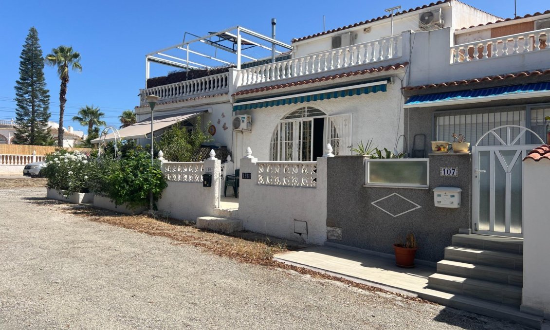 Segunda mano - Adosado -
Torrevieja - San Luis
