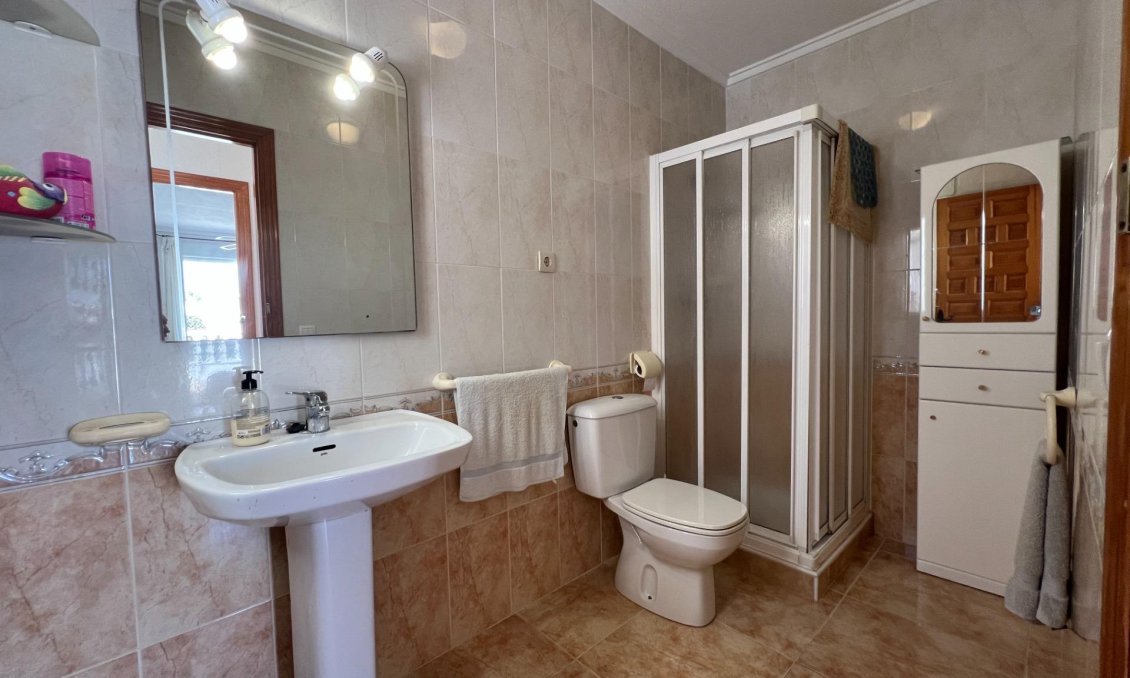 Segunda mano - Adosado -
Torrevieja - San Luis