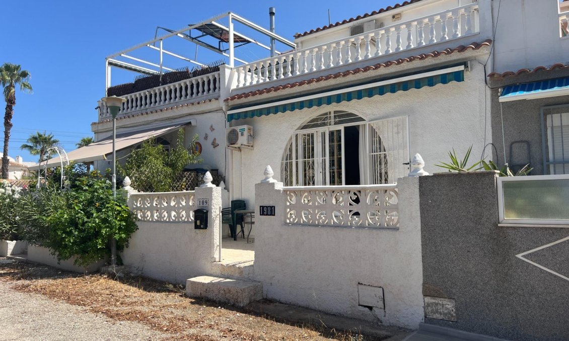 Segunda mano - Adosado -
Torrevieja - San Luis