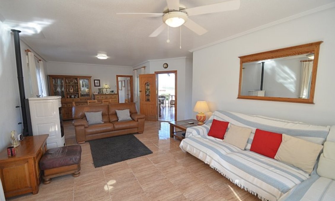 Segunda mano - Villa -
Campos del Río - Inland