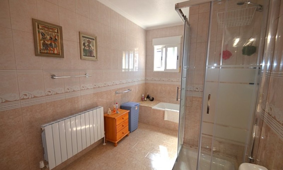 Segunda mano - Villa -
Campos del Río - Inland