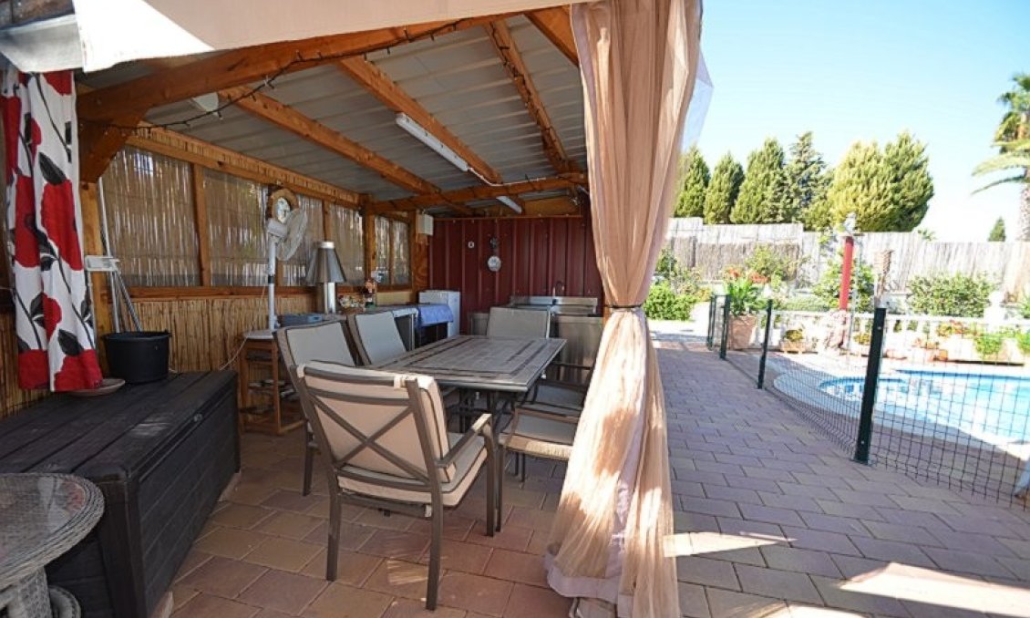 Segunda mano - Villa -
Campos del Río - Inland