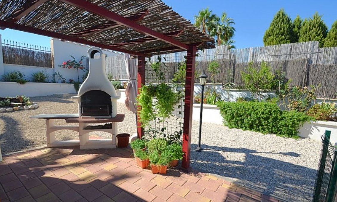 Segunda mano - Villa -
Campos del Río - Inland