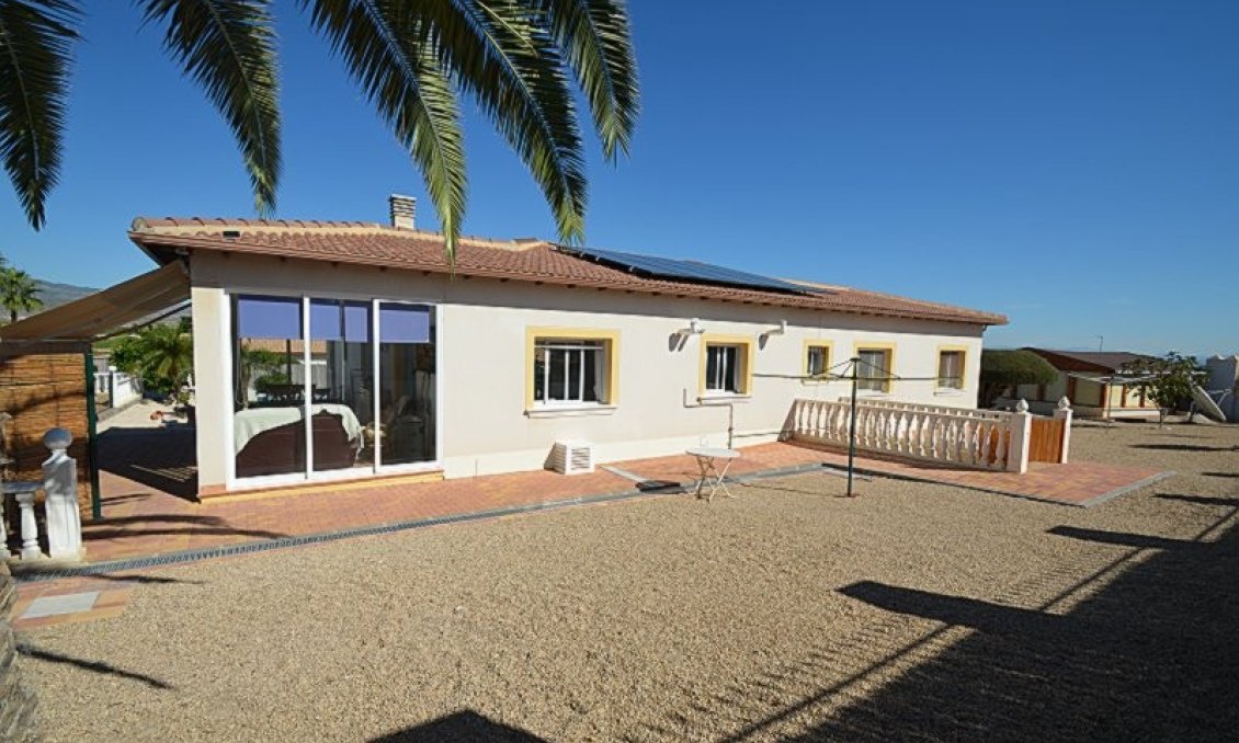 Segunda mano - Villa -
Campos del Río - Inland