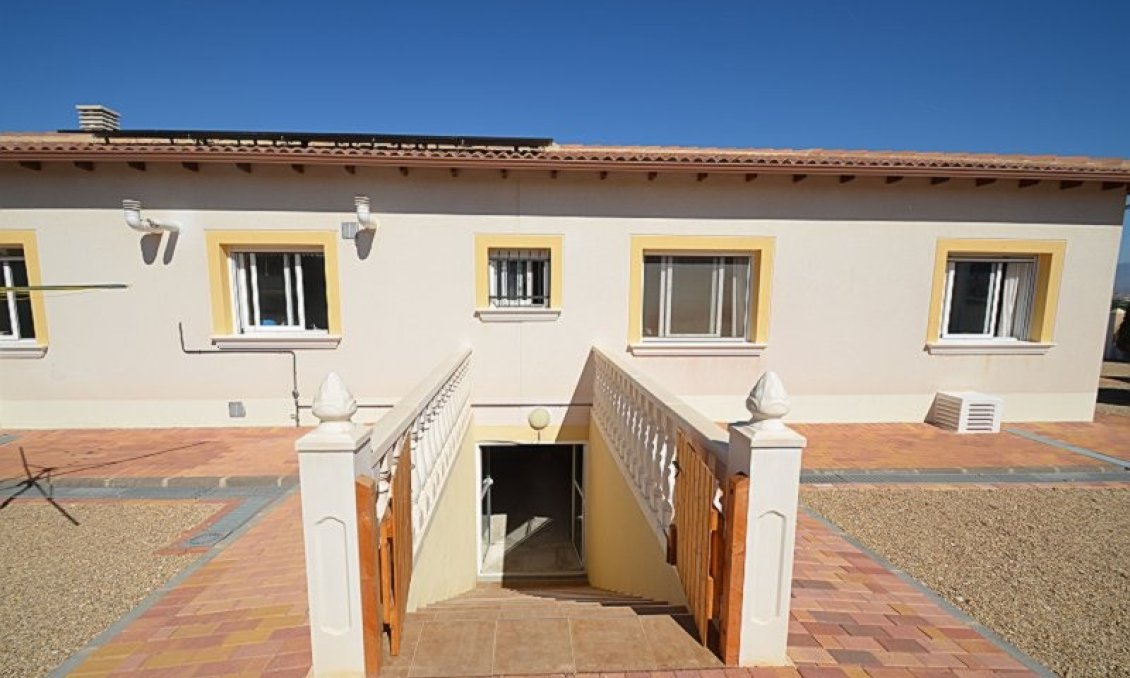 Segunda mano - Villa -
Campos del Río - Inland