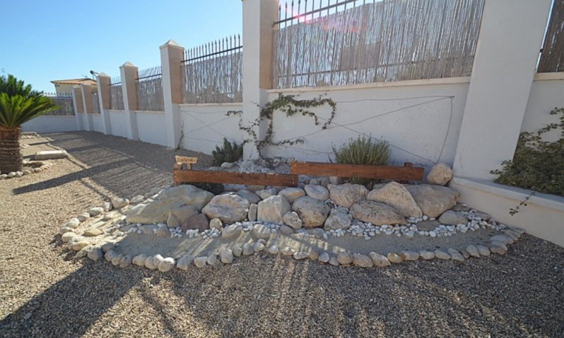 Segunda mano - Villa -
Campos del Río - Inland