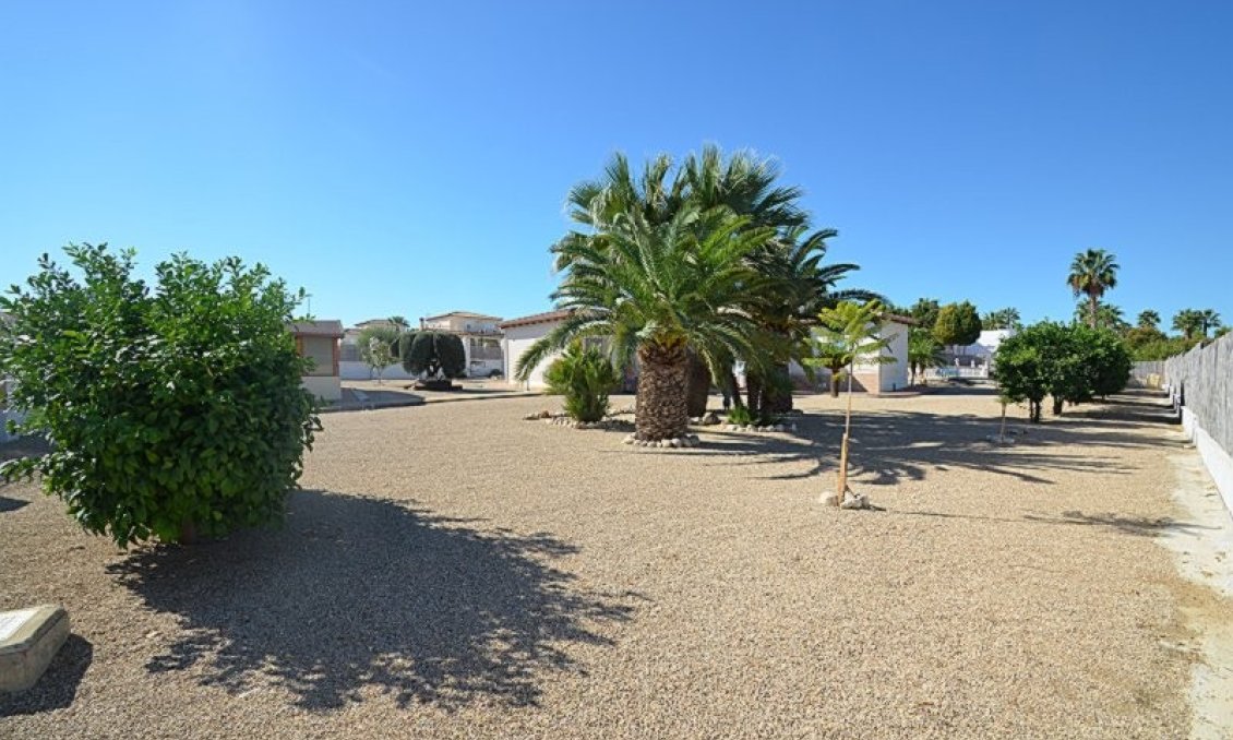 Segunda mano - Villa -
Campos del Río - Inland