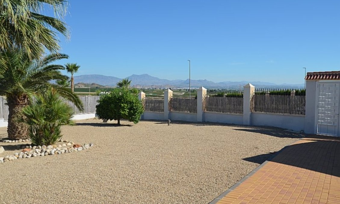Segunda mano - Villa -
Campos del Río - Inland