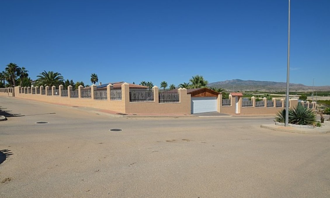Segunda mano - Villa -
Campos del Río - Inland