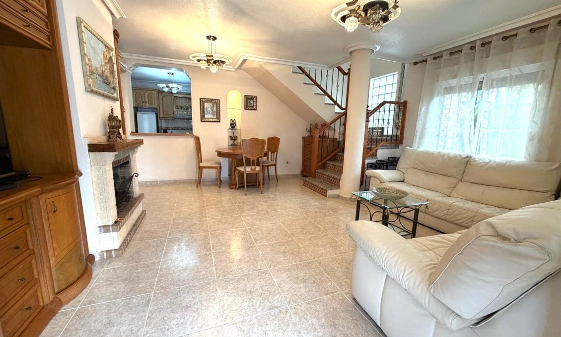 Használt Ingatlanok - Villa -
Orihuela Costa - Costa Blanca