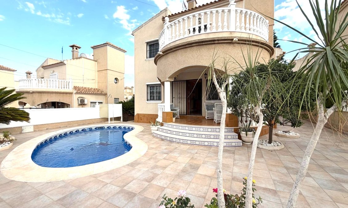 Használt Ingatlanok - Villa -
Orihuela Costa - Costa Blanca