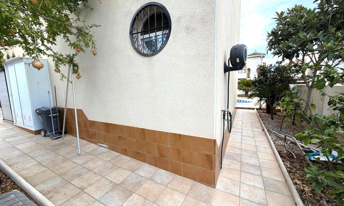 Használt Ingatlanok - Villa -
Orihuela Costa - Costa Blanca