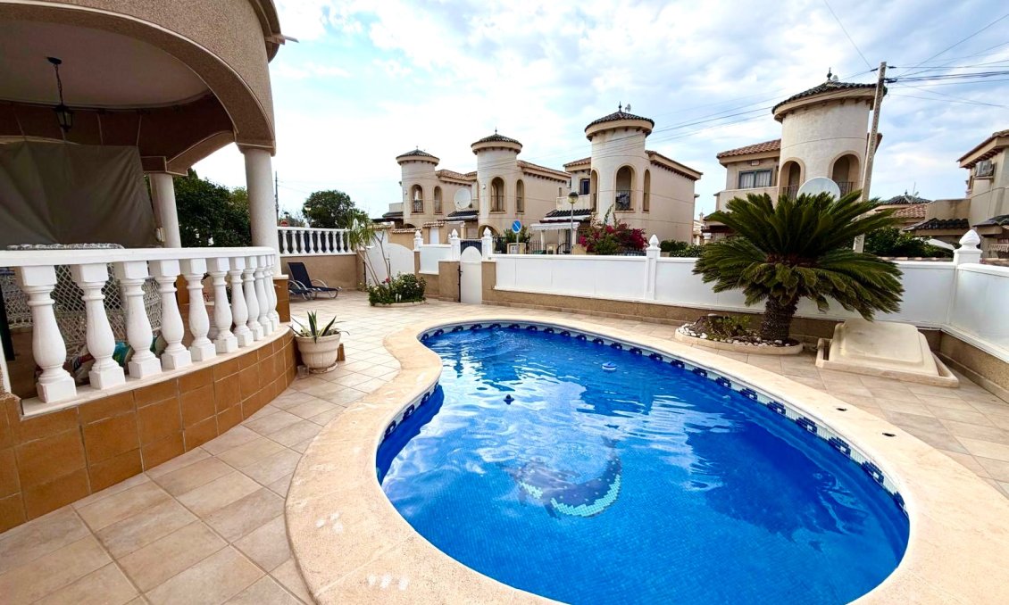 Használt Ingatlanok - Villa -
Orihuela Costa - Costa Blanca