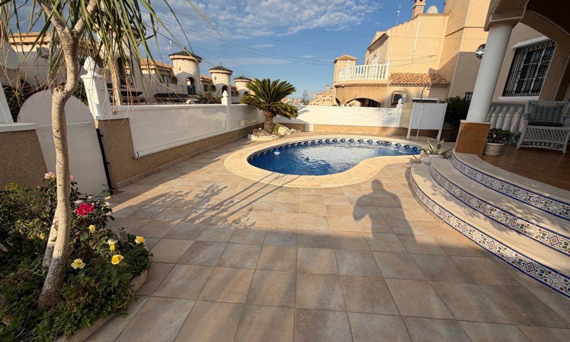 Használt Ingatlanok - Villa -
Orihuela Costa - Costa Blanca