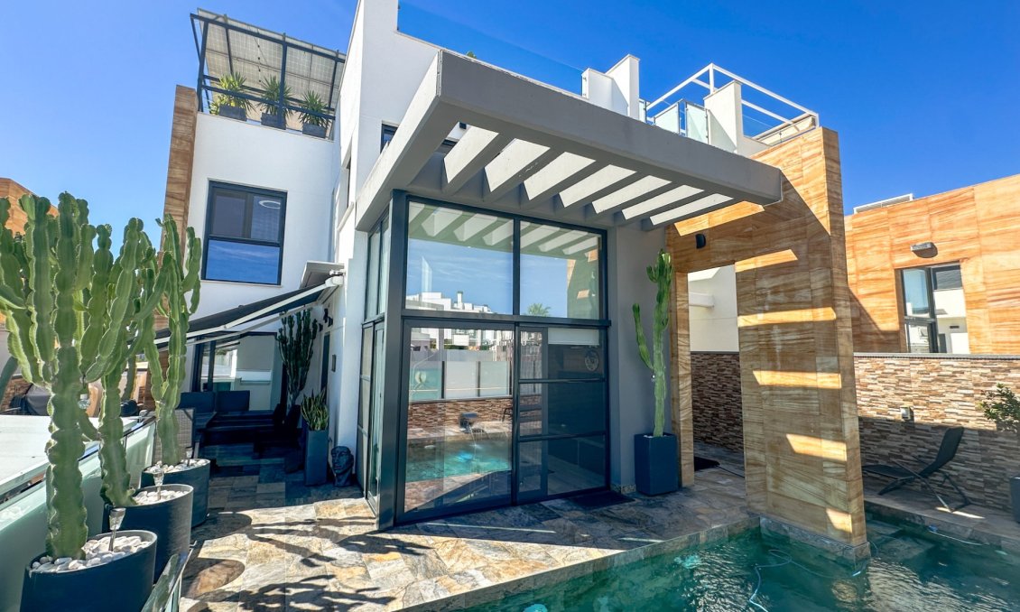 Segunda mano - Villa -
Cabo Roig - Costa Blanca