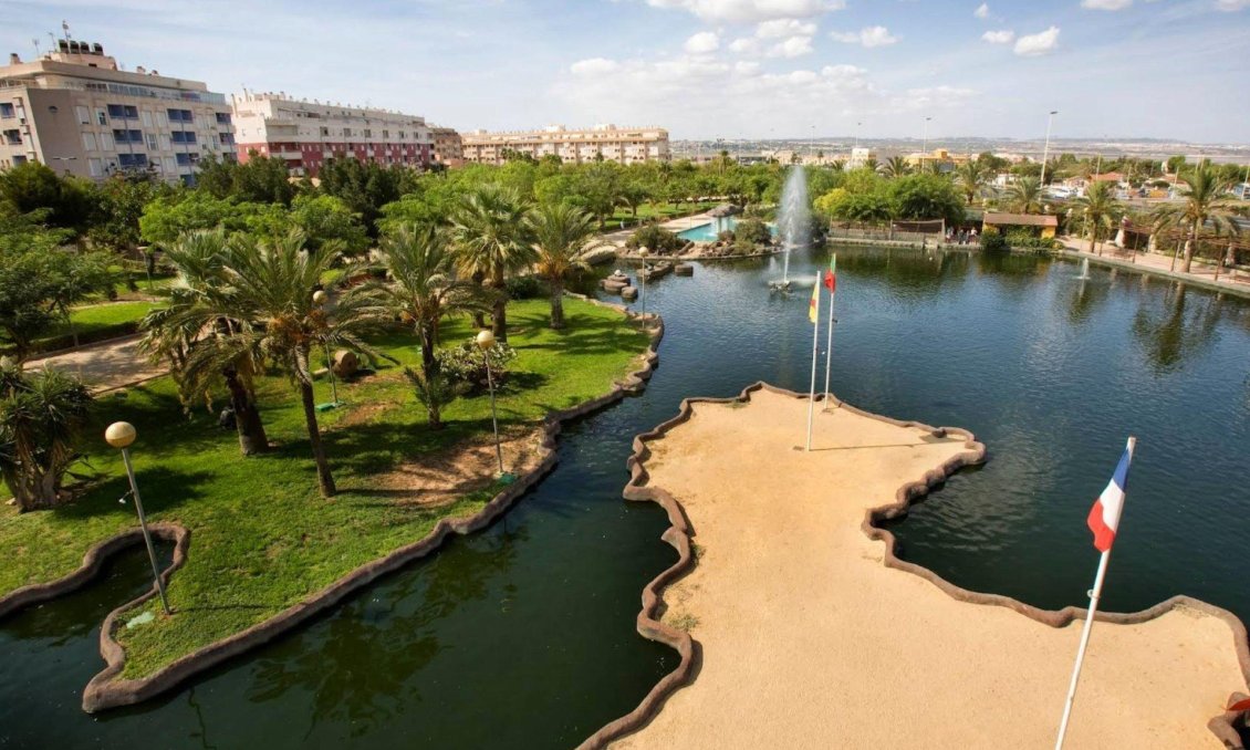 Segunda mano - Apartamento -
Torrevieja - PARQUE DE LAS NACIONES